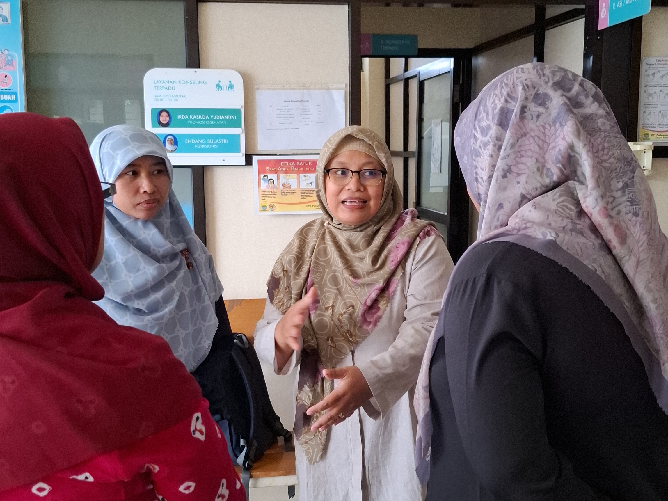 dr. Risalia Reni Arisanti, MPH - Evaluasi Training of Communicator di Lapangan