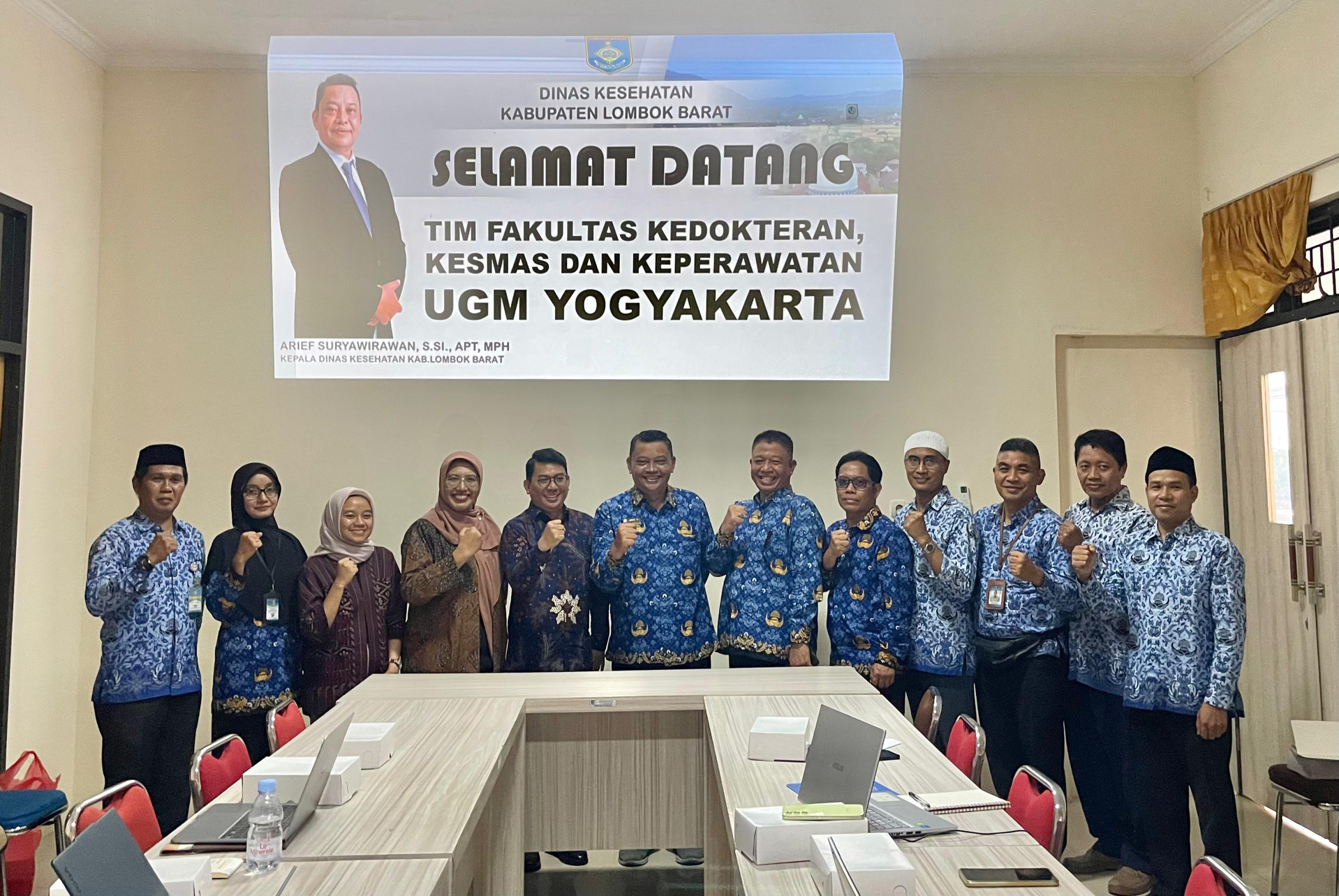 Foto bersama Audiensi dengan Dinas Kesehatan Kabupaten Lombok Barat