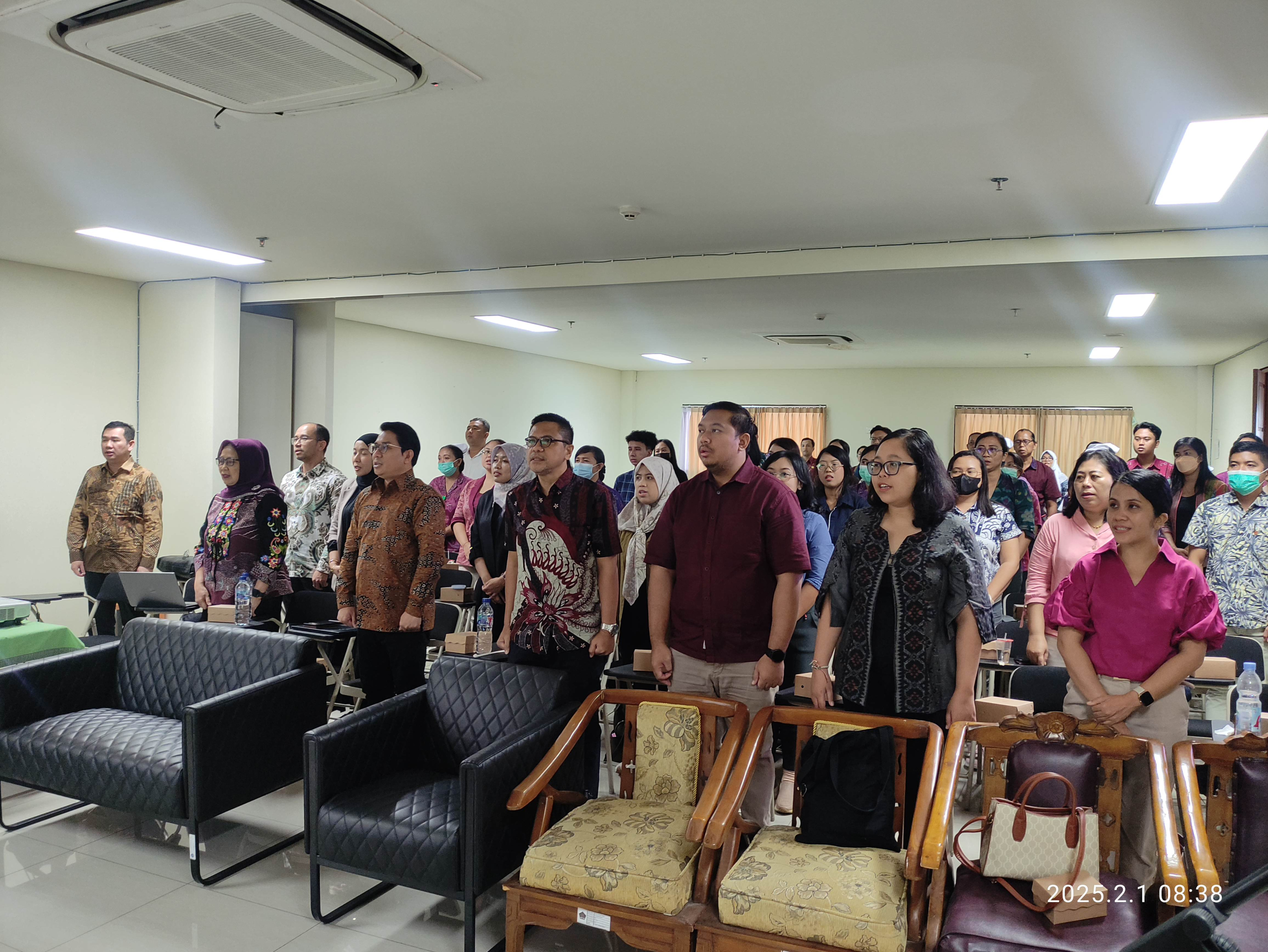 Sesi Pembukaan Seminar, Foto peserta dan Tim Peneliti