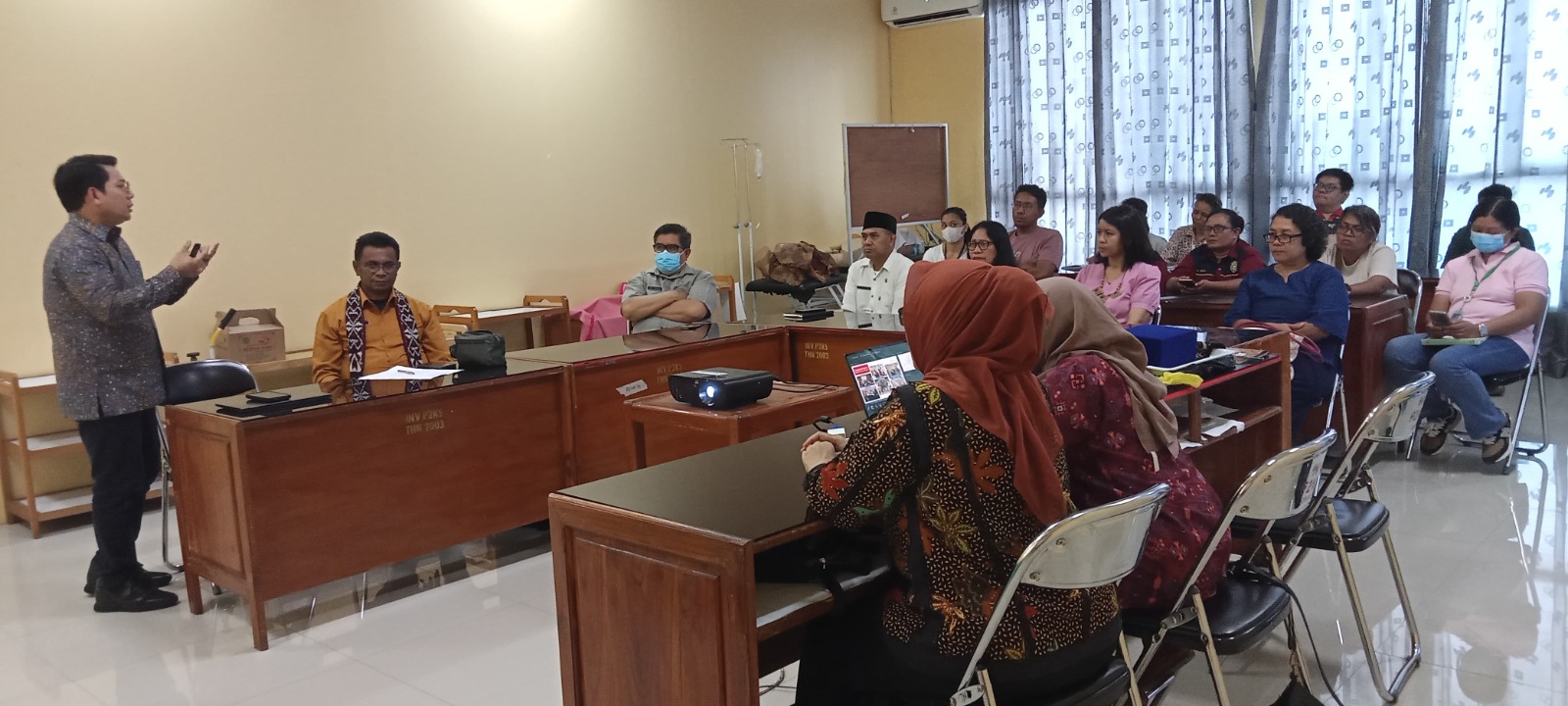 Sesi Pemaparan Materi di RSUD Prof. Dr. W Z Johannes