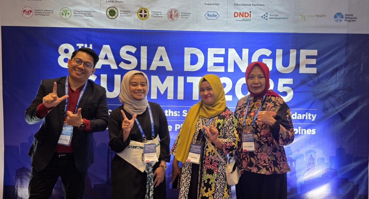 Delegasi dari PKKA-PRO FKKMK UGM yang terdiri atas Prof. dr. Jarir At Thobari, D.Pharm., Ph.D., Dr. dr. RR. Ratni Indrawanti, Sp.A(K), apt. Sarah Ulfa, S.Farm., MPH, dan dr. Tania Prima Auladina