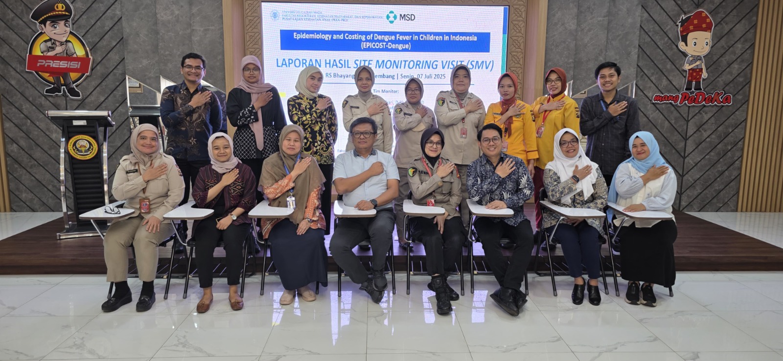 Sesi Foto Bersama Tim Peneliti RS Bhayangkara Palembang