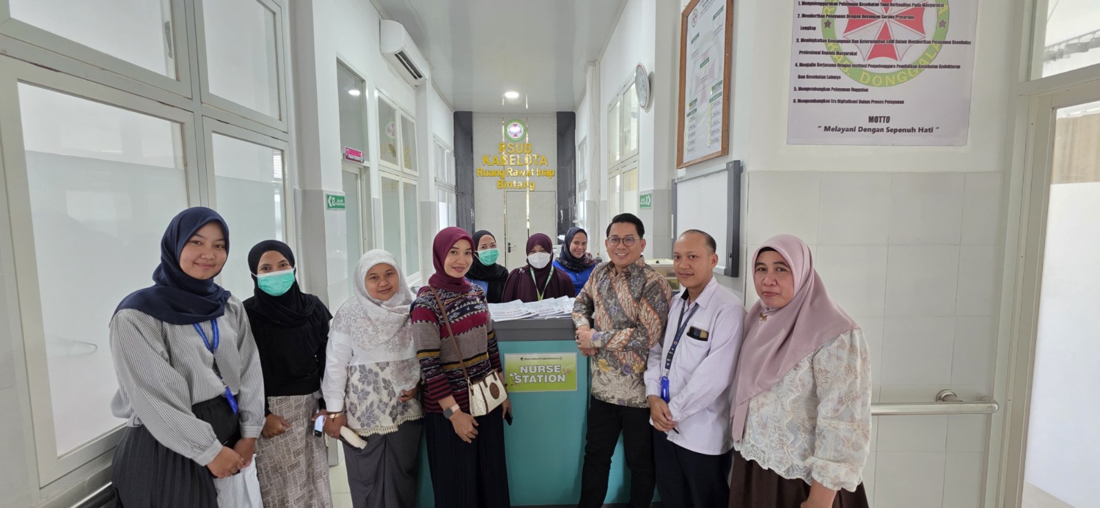 Sesi Foto Bersama Tim Monitor PKKA-PRO dan Tim Peneliti RSUD Kabelota Donggala.