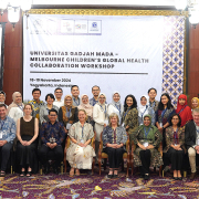 sesi foto bersama peserta Melbourne Children's Global Health Collaboration Workshop