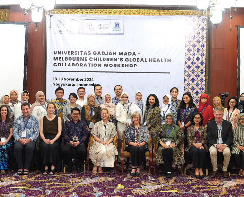 sesi foto bersama peserta Melbourne Children's Global Health Collaboration Workshop