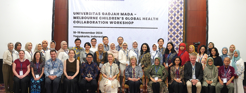 sesi foto bersama peserta Melbourne Children's Global Health Collaboration Workshop