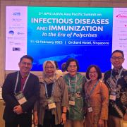 Prof. dr. Jarir At Thobari, D.Pharm., Ph.D dan Peserta Kegiatan Konferensi 2nd APIC-ADVA Summit on Infectious Diseases and Immunization